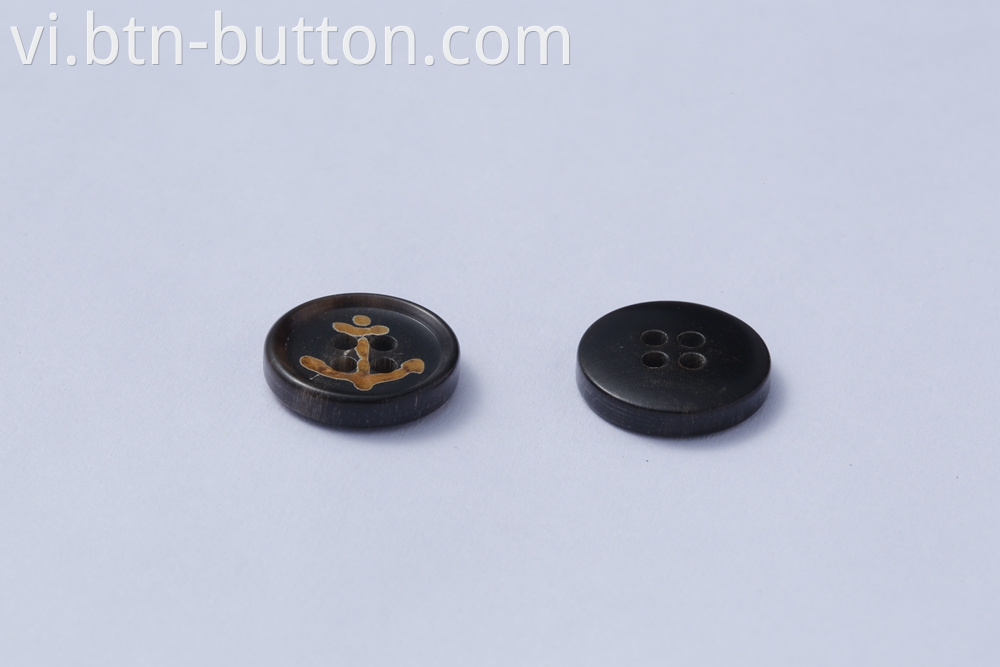 Real horn buttons for high-end suits